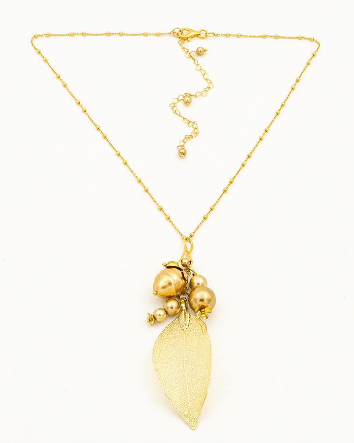 Fall For Me Gold Necklace - Colier Pandantiv, Frunze Naturale Placate, Perle