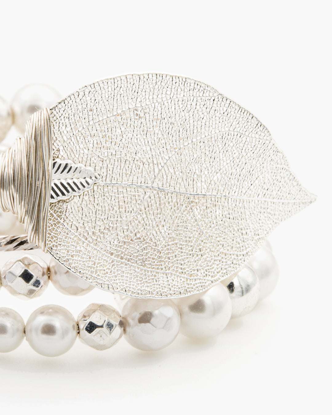 Be Timeless White & Silver - Bratara, Perle, Frunza Naturala Placata