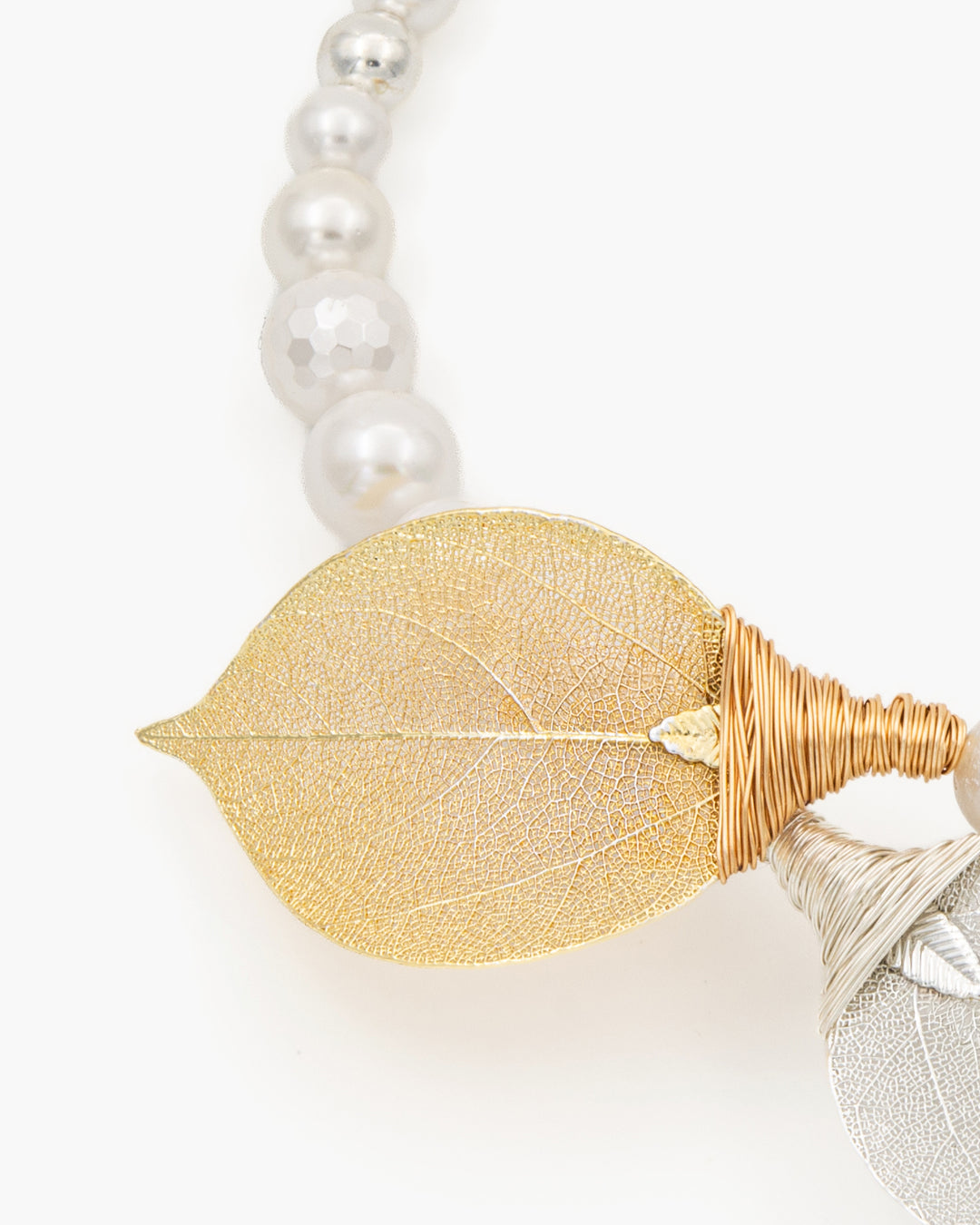Be Timeless White, Gold & Silver - Colier, Perle, Frunze Naturale Placate