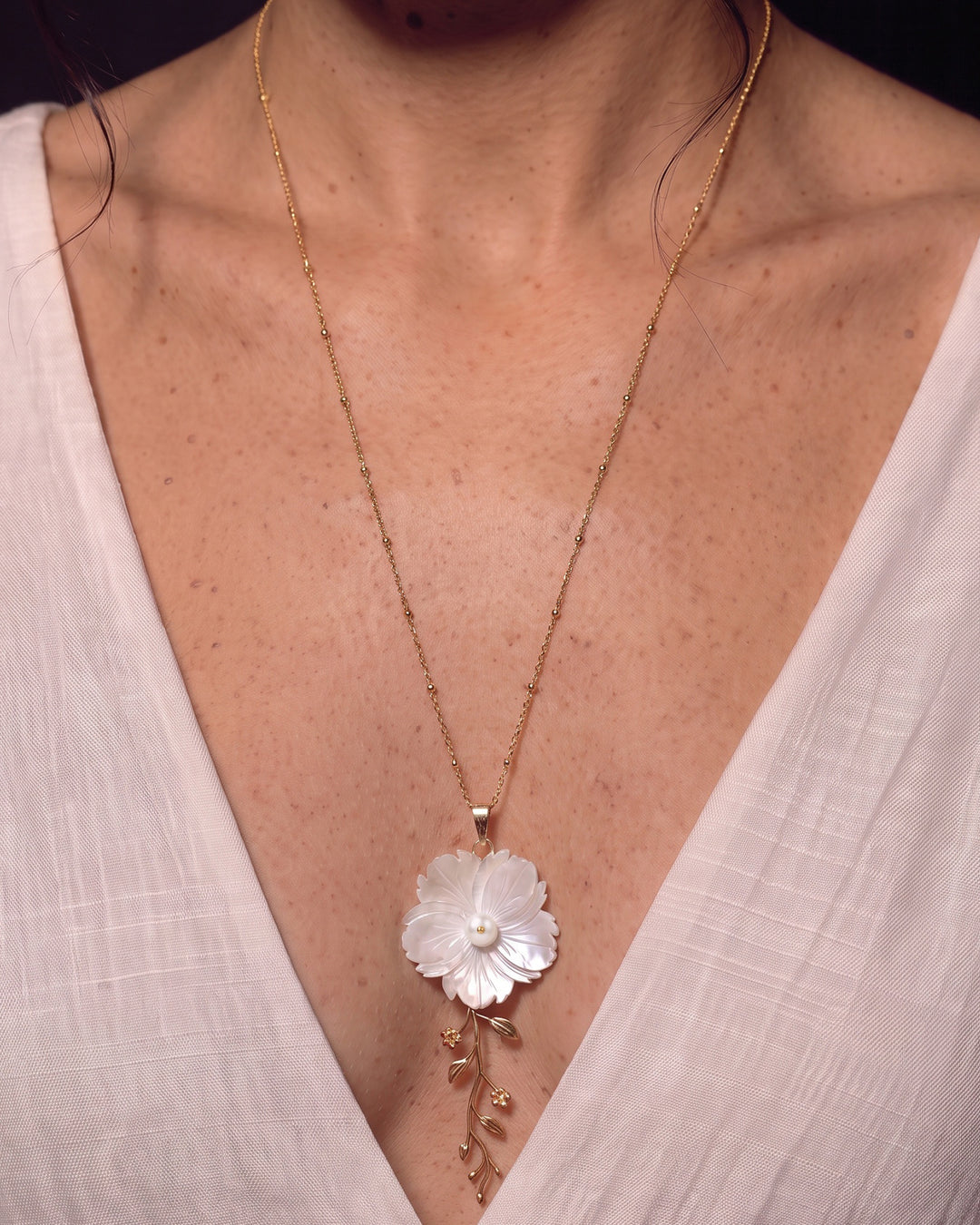 White Secret - Colier Floare Sidef, Perle Naturala