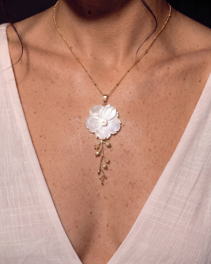 White Secret - Colier Floare Sidef, Perle Naturala