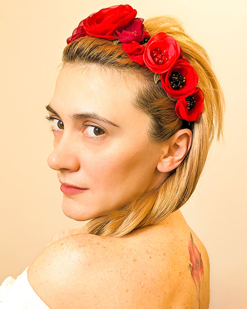 coronita flori, maci, coral, onix, hematit, rosu, marsala, bronz, corai, fantezie, floral, clama de par, statement