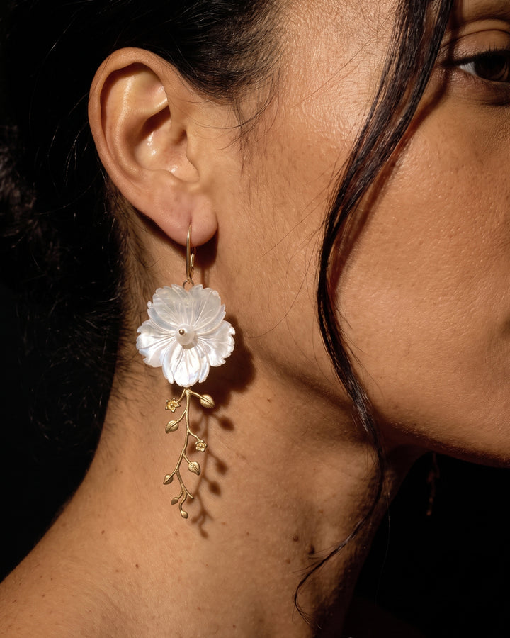 White Secret - Cercei Floare Sidef, Perle Naturale