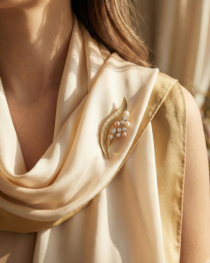 Floral Whisper - Brosa Statement, Perle Naturale, Cristale