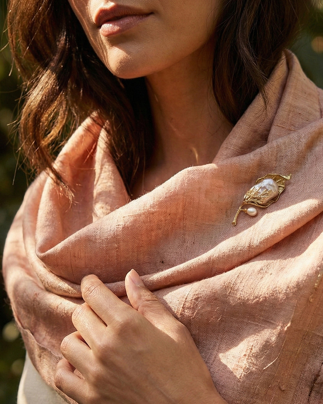 Pearl Embrace - Brosa Statement, Perle Naturale