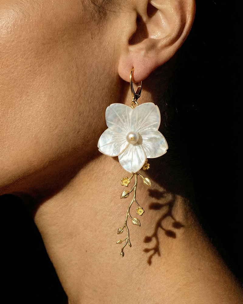 cercei floare sidef, perle mallorca, argint 925, alb, floral