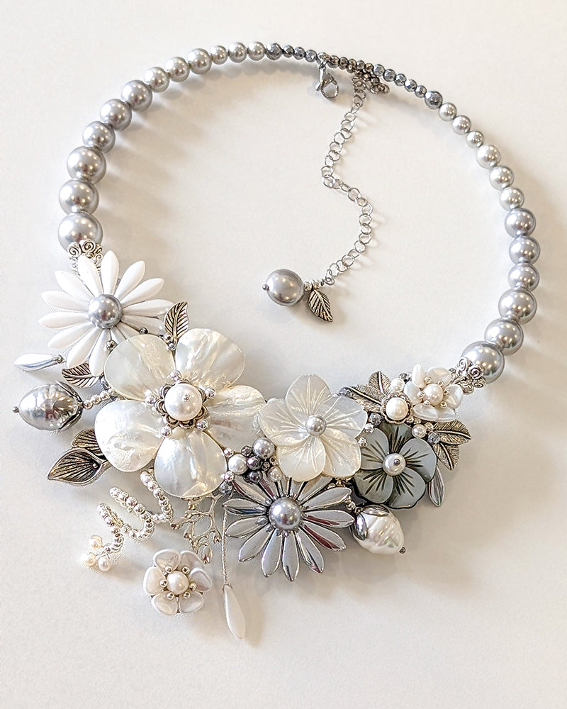 colier statement floral, perle, sidef, hematit, sticla ceha, perle mallorca, perle naturale, piele naturala, fantezie